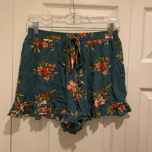 American Eagle Floral‎ Linen Ruffle Pull On Elastic Shorts - Image 2
