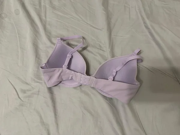 SKIMS FITS EVERYBODY T-SHIRT BRA in Lily Size 32C ($54) - Image 2