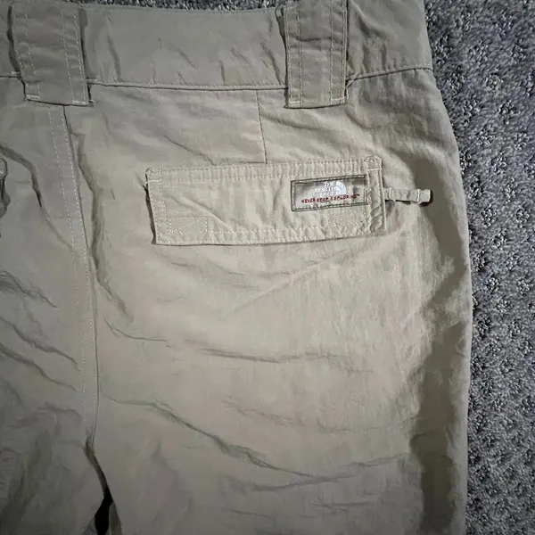 The North Face Hiking Shorts‎ Womens 12 Khaki Nylon Lightweight Utility Pockets - Image 6