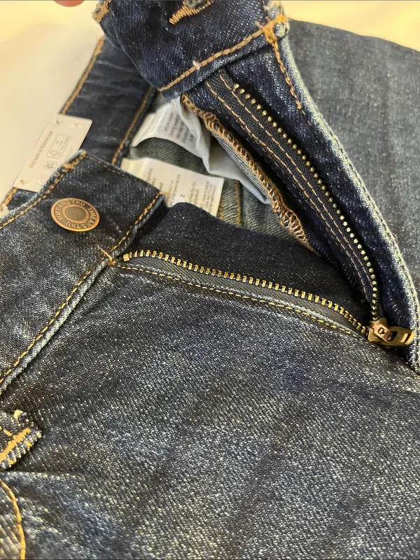 High-Rise Wide-Leg Jeans in Dark Blue - Image 7