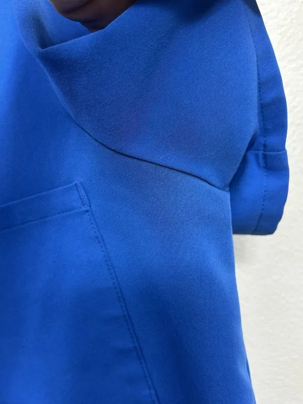 FIGS Caterina One-Pocket Scrub Top Women's Medium Blue Flawed READ - Image 5
