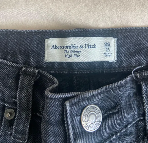 Abercrombie Black High Rise Jeans - Image 4