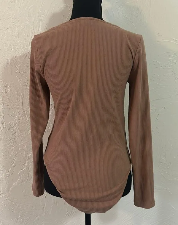 Old Navy Tan / Light Brown Lined Ribbed Adjustable Long Sleeve U Neck Bodysuit - Image 5