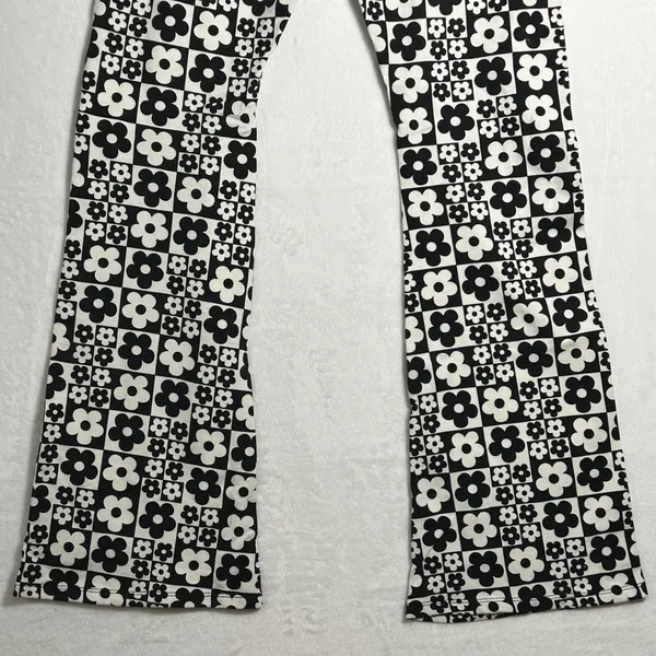Wild Fable Women's Black White Flower‎ Power Flare Pants Size S - Image 9