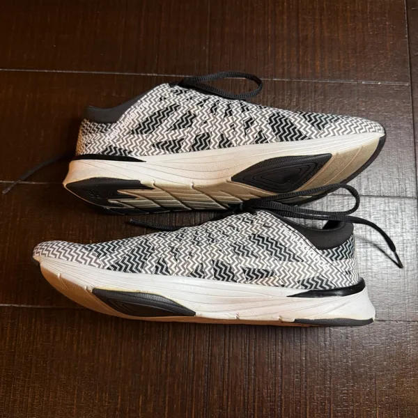 New Balance 811v2 Womens 8.5 D Black White Chevron Training Shoes WX811AG2 - Image 5