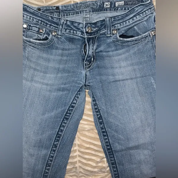 EUC Miss Me Boot Cut Jeans with Cross Embellishment size 30 x 30 - Image 4