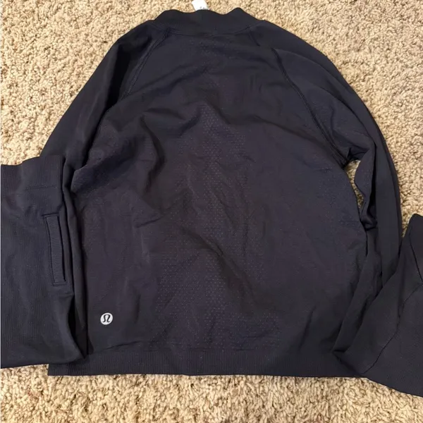 Lululemon black Swiftly Tech 1/2 zip size 6 - Image 3