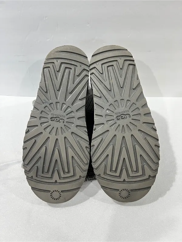 Ugg Carly Boots Size 7 Heathered Gray Knit Tall Short - Image 14