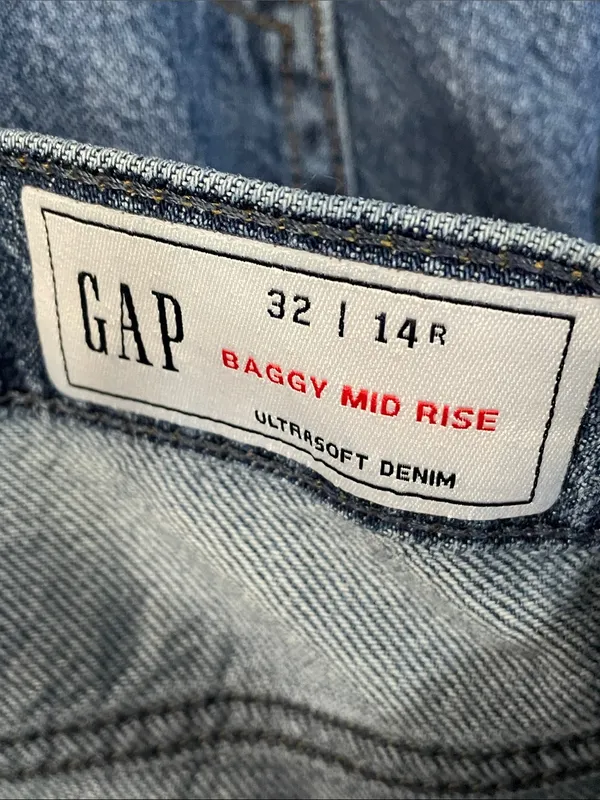 GAP Baggy Mid Rise Ultra Soft Cuffed Jeans - Image 3