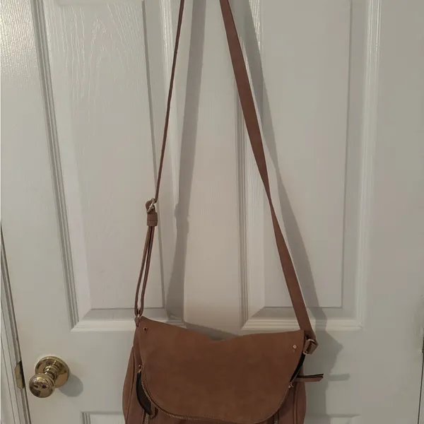 Elegant Tan Crossbody Bag - Image 2