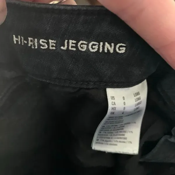 American Eagle size 0 black hi-rise normcore skinny jeans - Image 2
