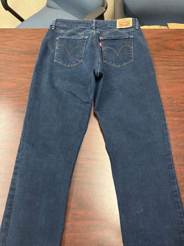 Levi’s Classic Mid Rise Skinny Jeans Size 12 Long - Image 4
