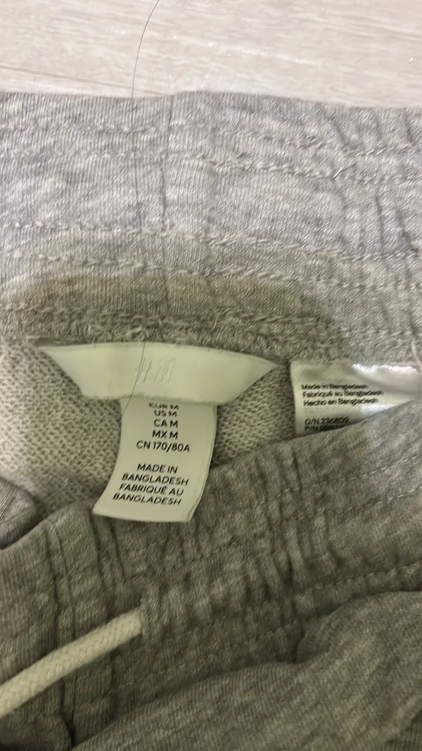 H&M Grey sweat shorts - Image 3
