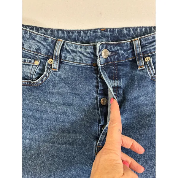 H&M Womens Ultra High Waist Mom Jeans Medium Wash Blue Button Fly Size 12 - Image 7