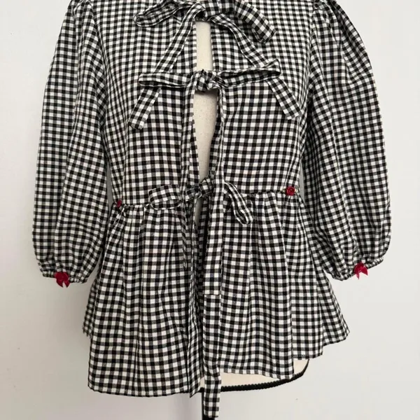 Boutique black & white gingham bow tie up blouse with mini red bows & red rosebuds - Image 8