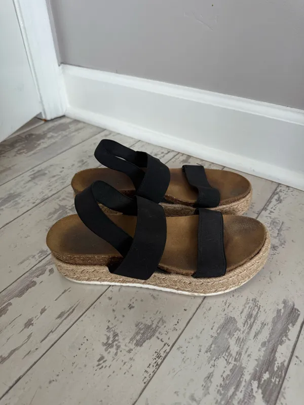 Steve Madden Black Strappy Sandals Platform - Image 2