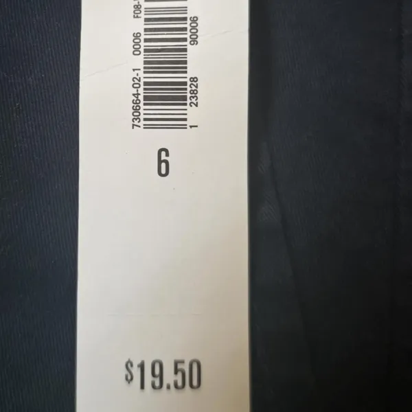 NWT Old Navy 3.5 Chino Shorts‎ - Image 5