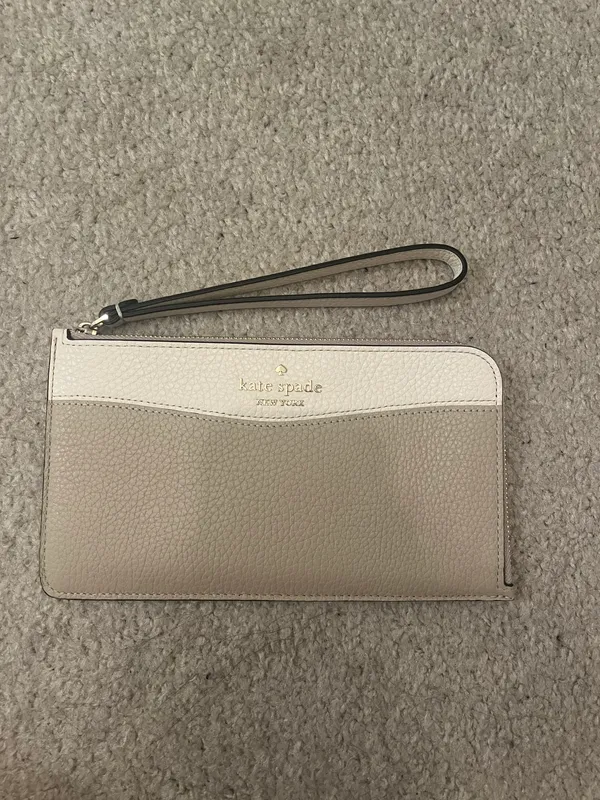 Kate Spade Wristlet - Image 4