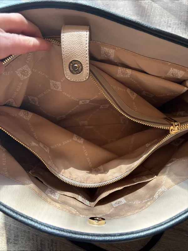 Anne Klein Cream Tote with Black Handles and Gold Hardware - Image 5