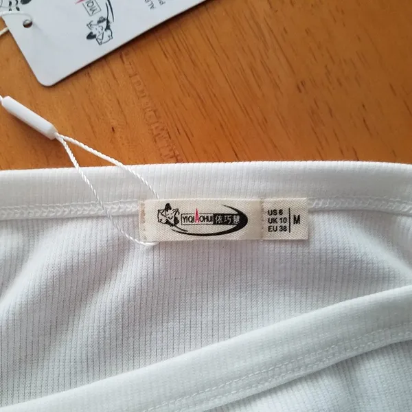 White Tank Top Size Medium NWT - Image 9