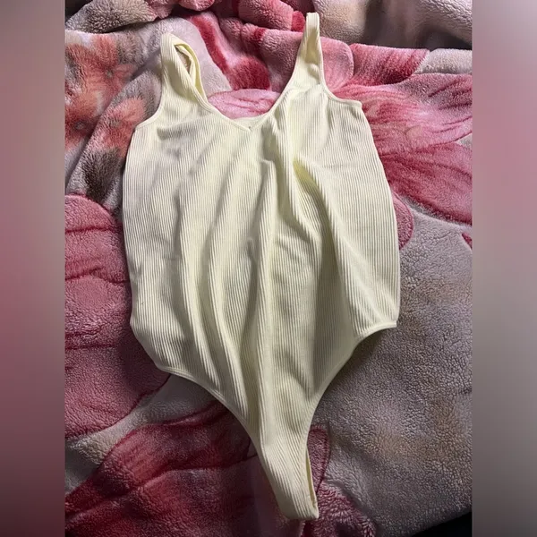 XL Colsie yellow stripe texture seamless stretch thong bodysuit - Image 2