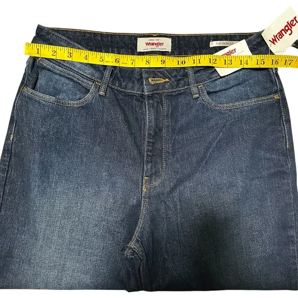 Wrangler Women’s NWT Flare/Bootcut Jeans Dark Wash Size 10 (30x32) Stretch - Image 5
