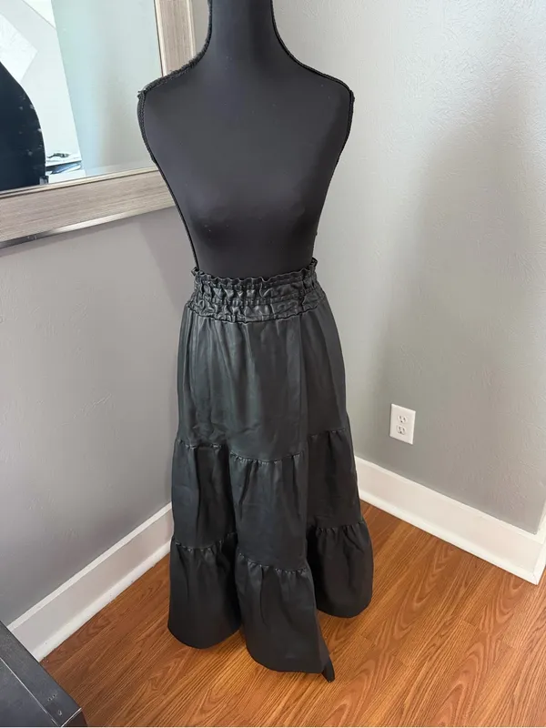 Anthropologie Somerset Vegan Faux Leather Tiered Maxi Skirt Large. - Image 5