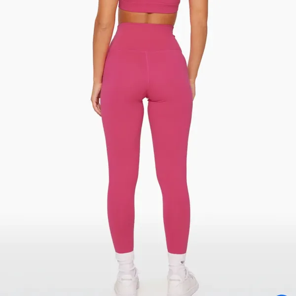 SET Active Luxform High-Rise Leggings in Vibrant Pink, Small - Image 2