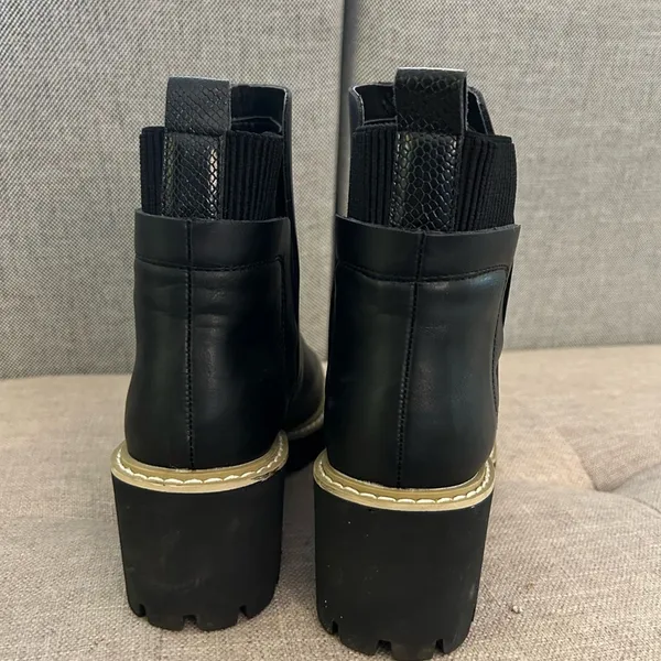 Worn 2x cute black booties! Size 5.5 - Image 3