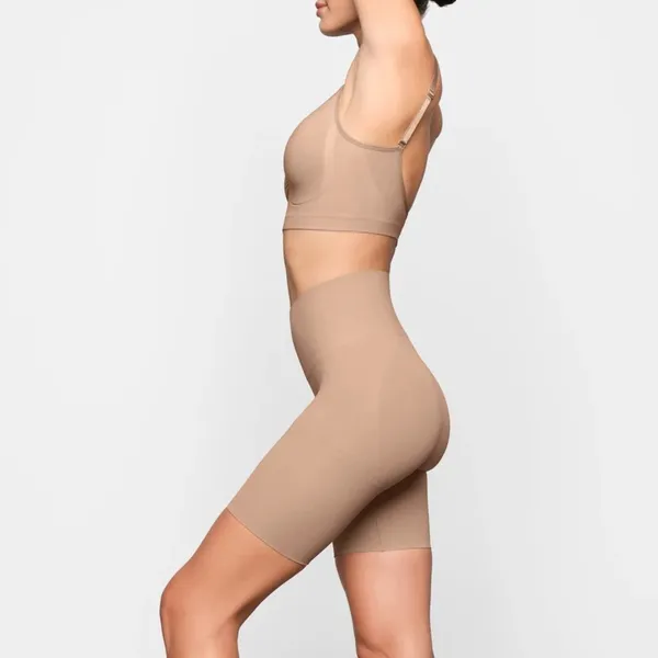 Skims Seamless Sculpt Mid Thigh Short Sand‎ NWOT size L - Image 5