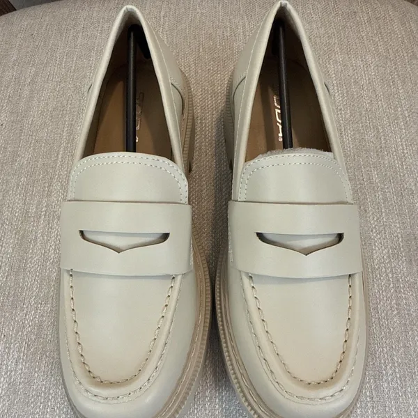 Soda Women's Chunky Platform Loafers White Lug Sole Y2K Style size 7.5 classic preppy - Image 6