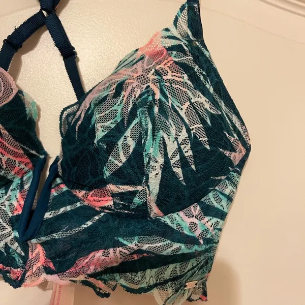 pink bra - Image 2