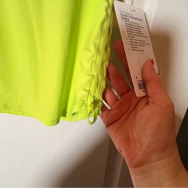 Lululemon Sculpt Cinched Short-Sleeve Shirt NWT Sour Grape Sz 6 retails $78 - Image 4