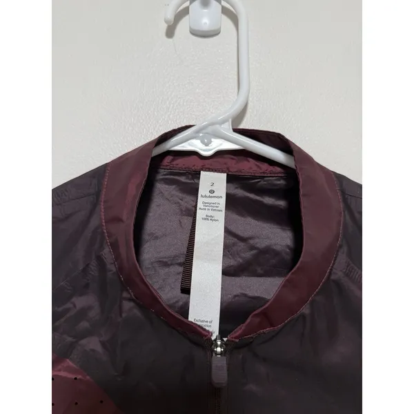 Lululemon Patch Game Jacket Redwood / Black Cherry / So Merlot Size 2 - Image 5