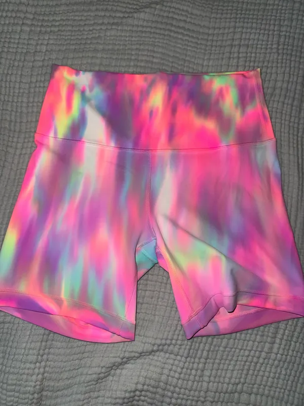 Lululemon psychedelic rainbow wunder under shorts 6” - Image 3