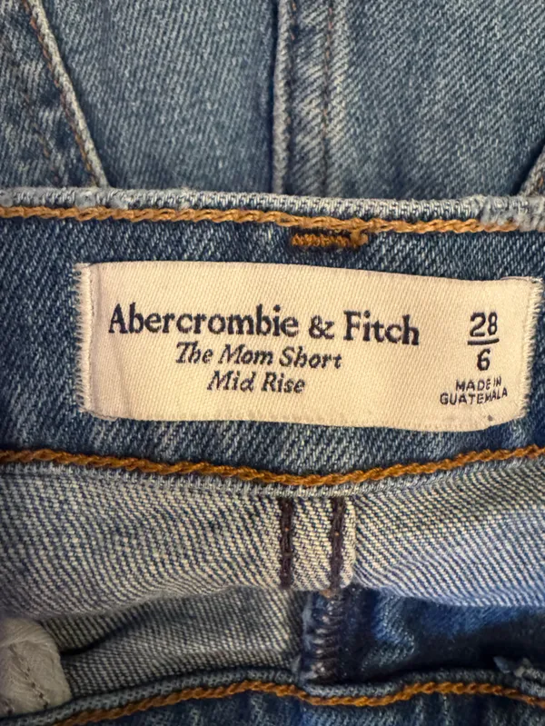 Y2K Abercrombie & Fitch The Mom Short 28 Mid Rise Distressed Denim EUC - Image 3