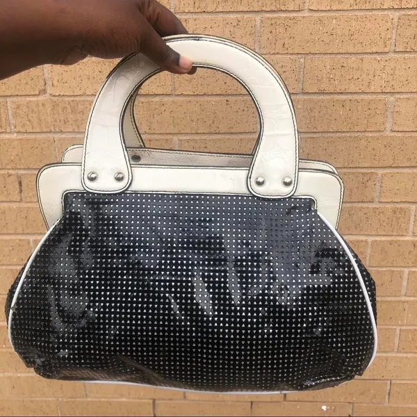 Vintage Whimsygoth Guess Y2K Black Faux Leather Shoulder Hand Bag Purse Gothic Mcbling Emo Grunge 2000s #Indie #Sleaze #Punk #Cyber #Trendy Baddie Retro RARE! - Image 4