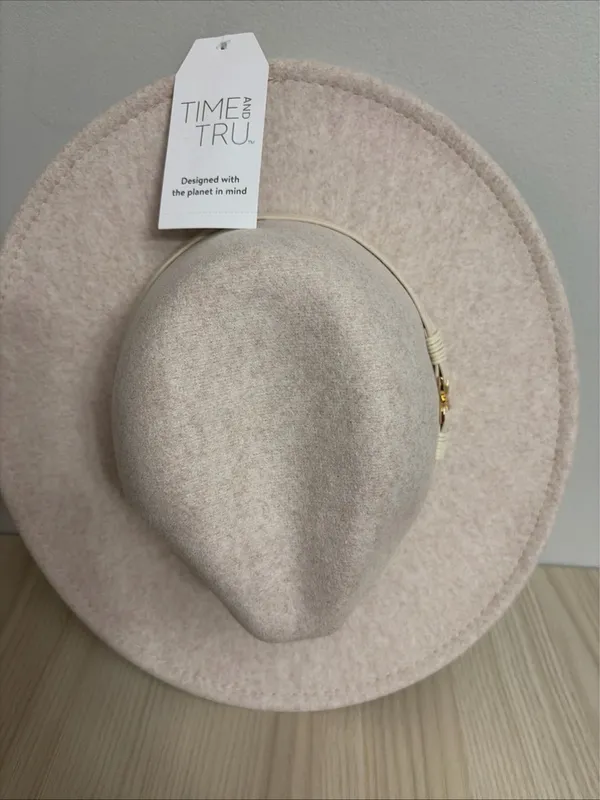 Time and Tru New! Beige Felt Women's Hat one size - Image 3