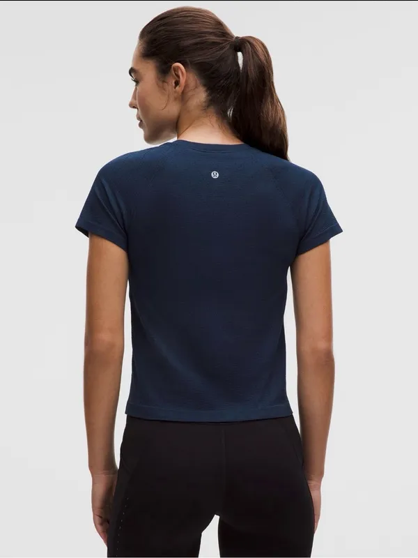 Lululemon Swiftly Tech Short Sleeve Shirt 2.0 Waist Length size 0 diamond drop - Image 2