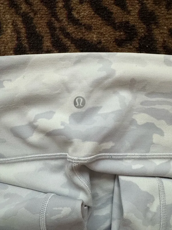 Lululemon Leggings Align 25" White Camo - Image 4