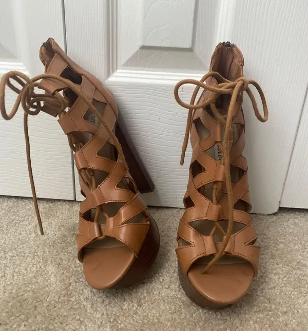 Steve Madden Platform Sandals - Image 3