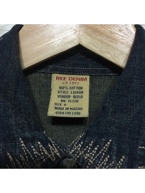 BKE The Buckle embroidered denim shirt size small - Image 4