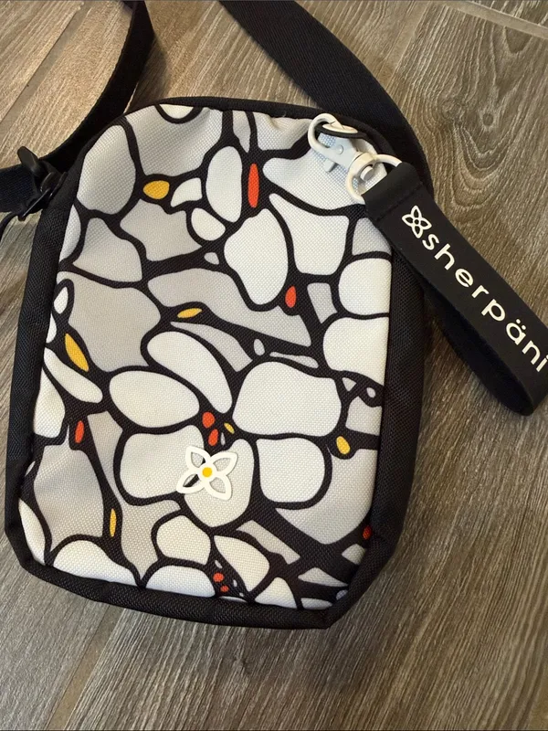 Sherpani Rogue mini crossbody bag Magnolia pattern EUC w/ RFID - Image 2