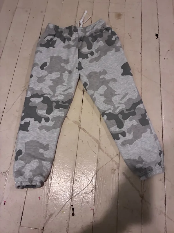 No Boundaries Grey Camouflage Jogger Sweatpants - Image 5