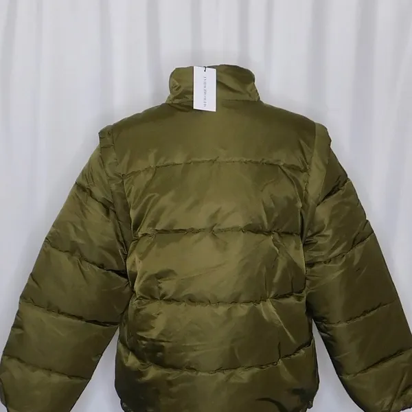 NWT!! WEWOREWHAT Zip Off Sleeve Nylon Puffer Jacket Military Olive Medium - Image 9