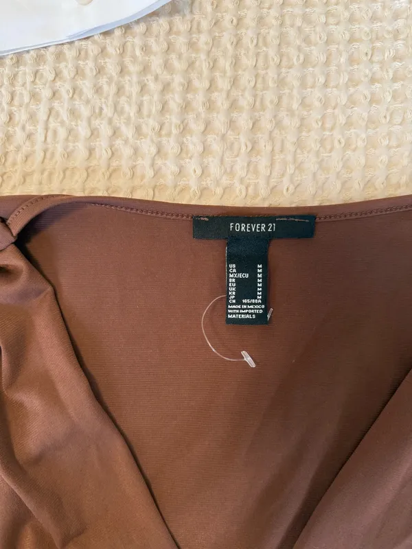 Forever 21 long sleeve brown crop top - Image 2