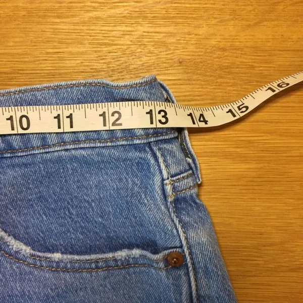 Levi’s 501 Jean shorts 26 button-fly medium wash distressed - Image 4