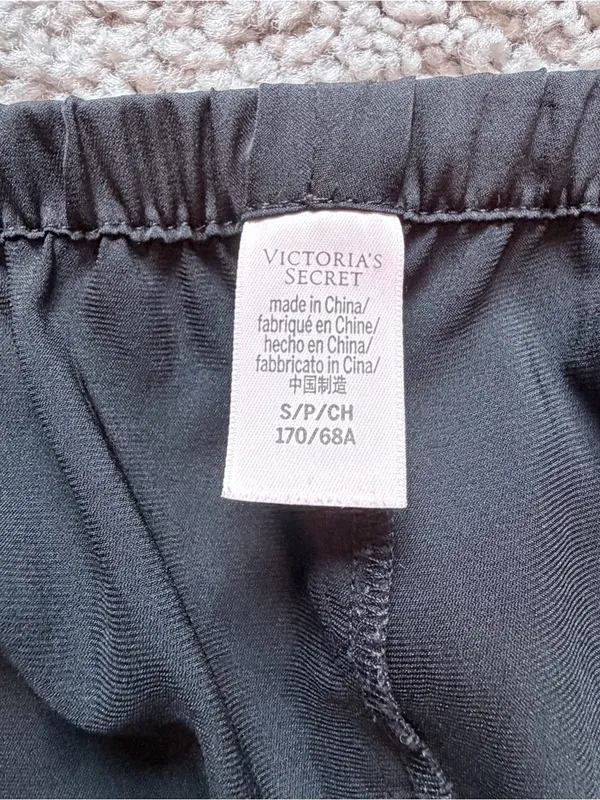 Victoria’s Secret Sleep Shorts size small - Image 3