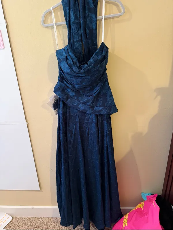 BRAND NEW Azazie Navy Blue Strapless Jacquard Evening Gown with Scarf - Image 3