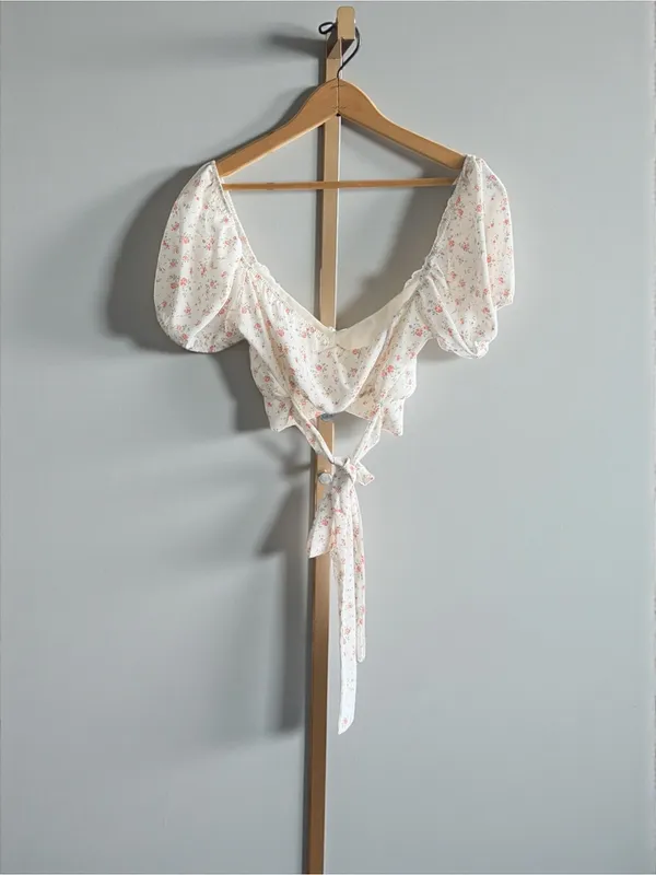 Altar'd State White Floral Tie-Back Puff Sleeve Crop‎ Top - Image 2